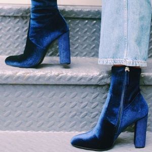 Blue velvet Steve Madden Edit booties